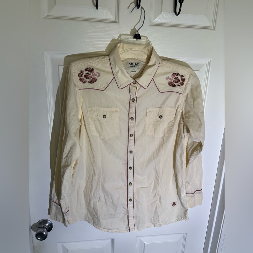 Ariat Country Western Cowgirl Cream Snap Front Shirt with Floral Embroidery, Lg